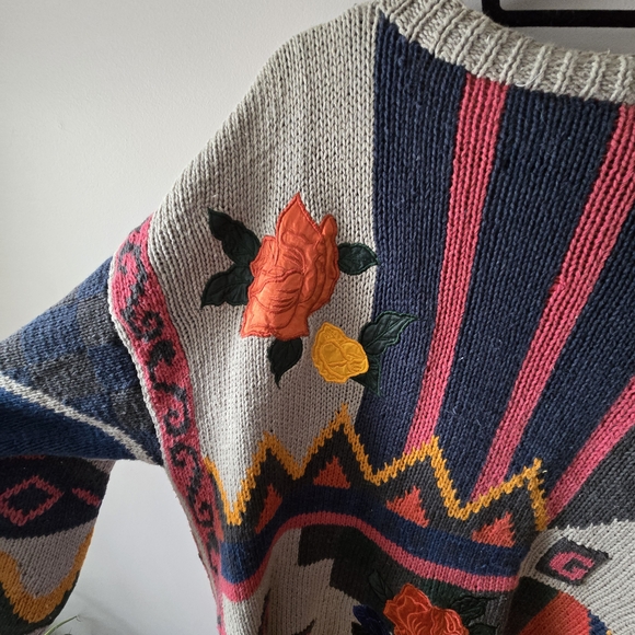 Colorful Geometric Patterned Women's Sweater - Picture 6 of 8